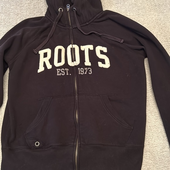 Roots zippered hoodie. Size medium - Picture 3 of 5